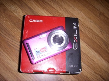 Casio Exilim EXZ9 Real Size On Box
