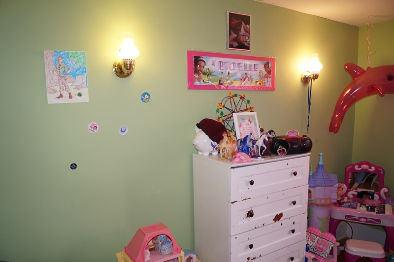 All That Glitters Disney Paint Room All That Glitters Disney Paint Room