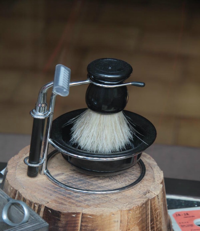 mens razor and shaving brush
