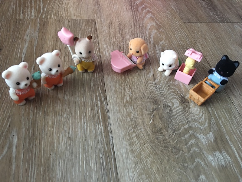 MOM KNOWS IT ALL 2019 HOLIDAY GIFT GUIDE - Calico Critters