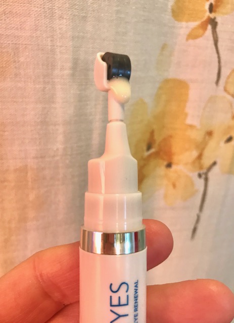 MOM KNOWS IT ALL 2019 HOLIDAY GIFT GUIDE - MESOLYFT Eyes