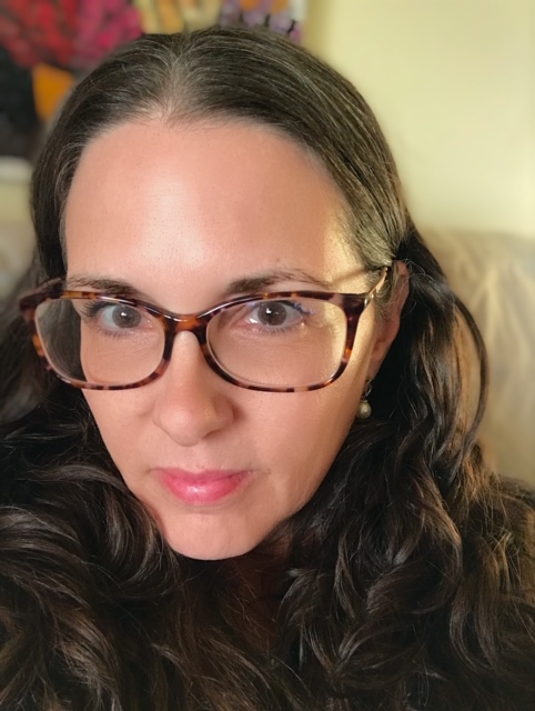 MOM KNOWS IT ALL 2019 HOLIDAY GIFT GUIDE - MESOLYFT Eyes